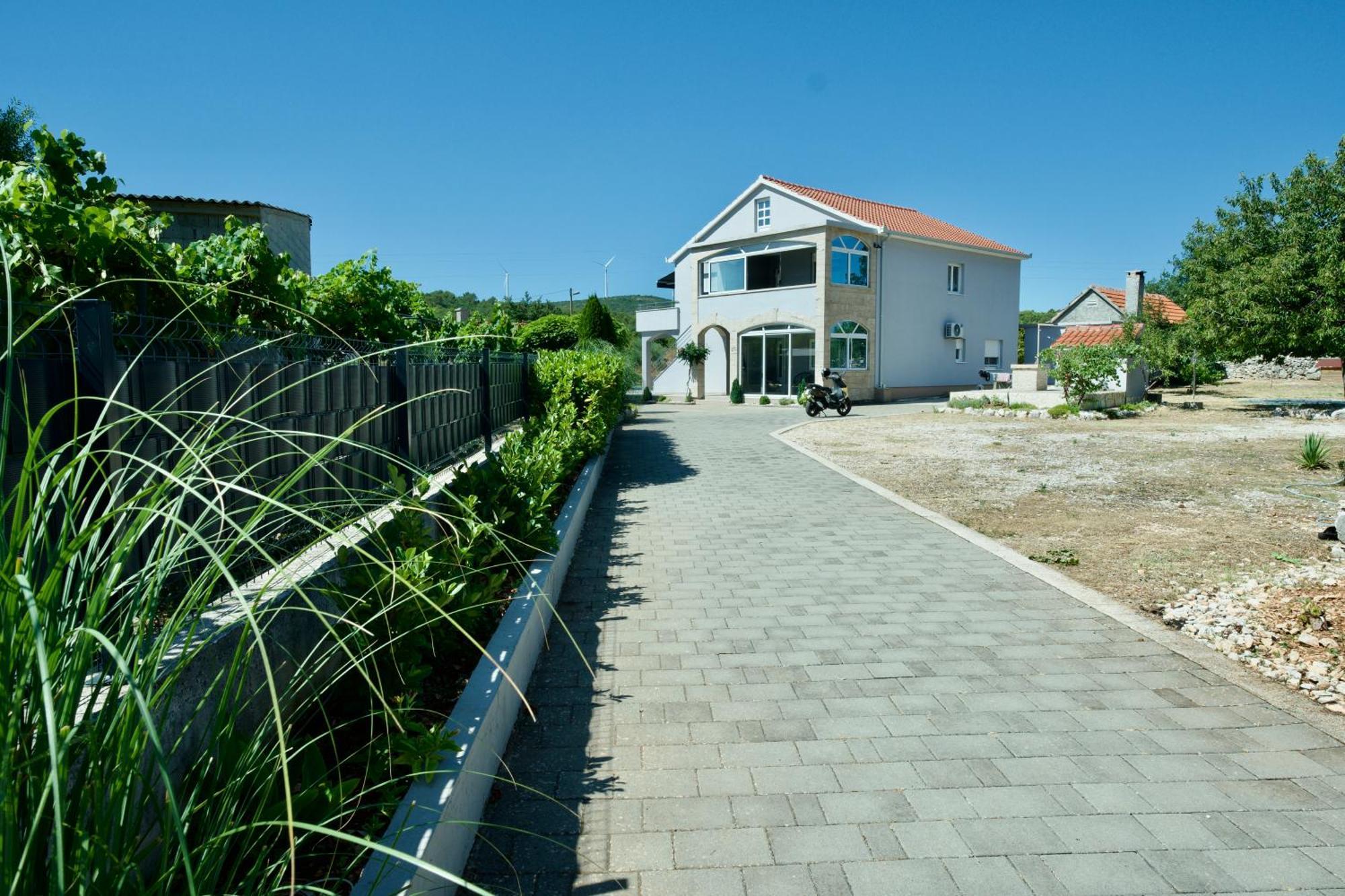 Apartment Lana Bristivica Екстер'єр фото